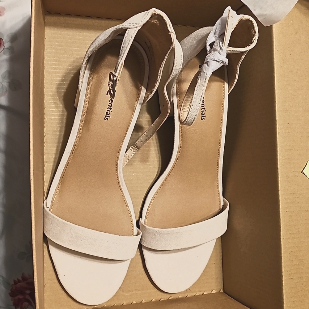 Amazon essentials shoes